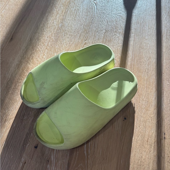 adidas Light Green Slides - Picture 3 of 4